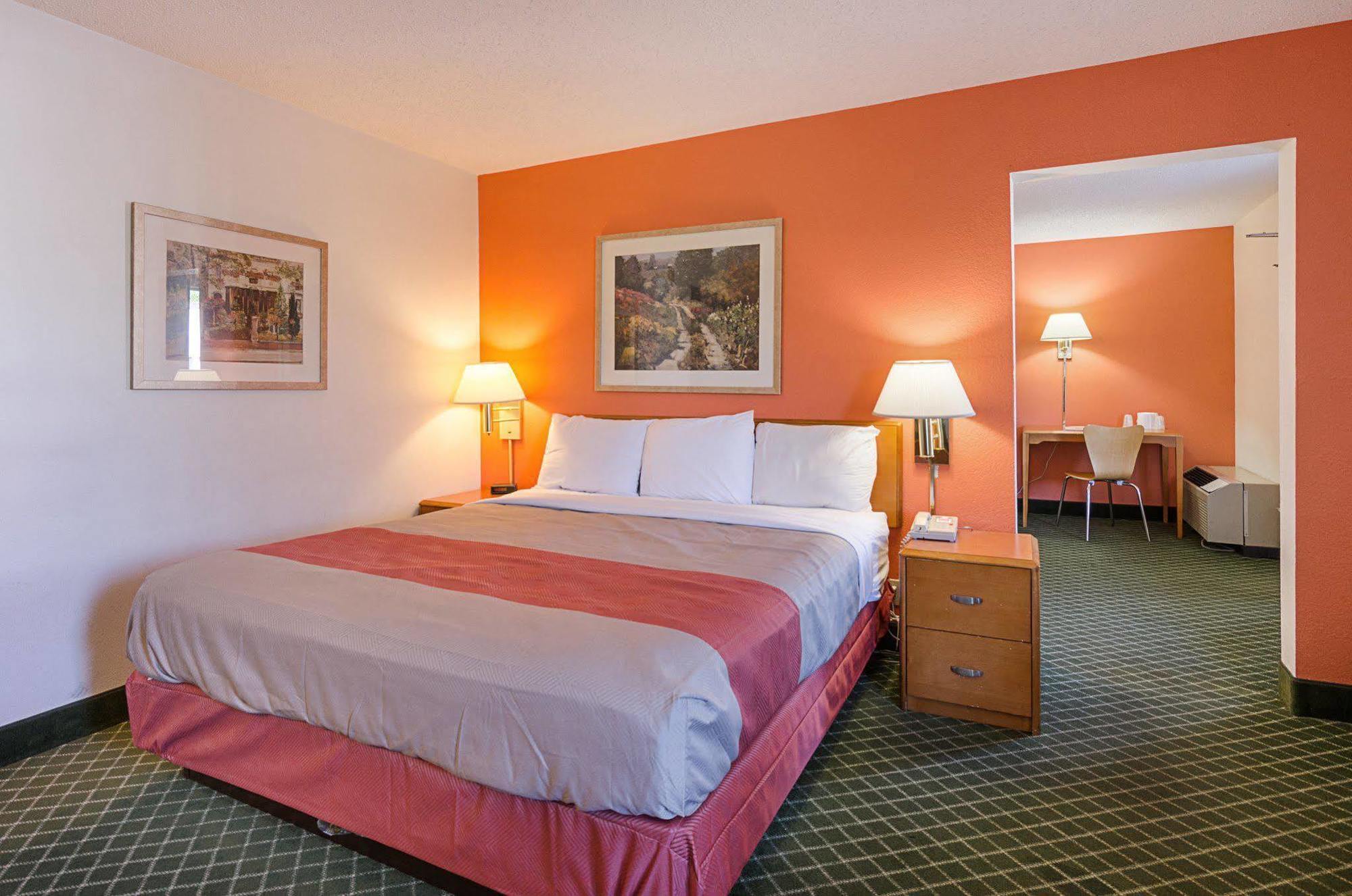 Econo Lodge Inn & Suites Johnson City Luaran gambar